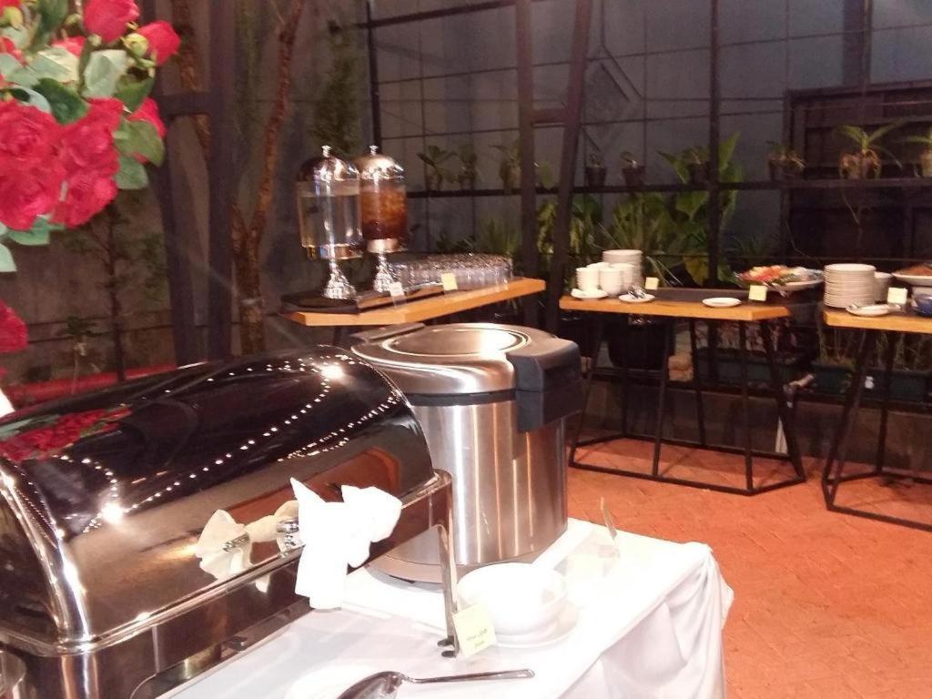 クルー ホテルセンカレン ジャカルタ エクステリア 写真